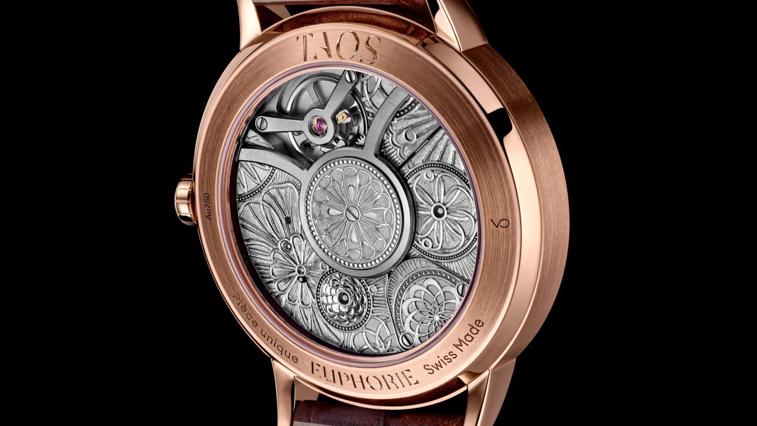 TAOS Euphorie : Shot du mouvement in house gravé à la main – ©TAOS watches